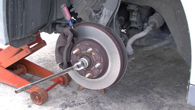 Are Axle Nuts Reverse Threaded