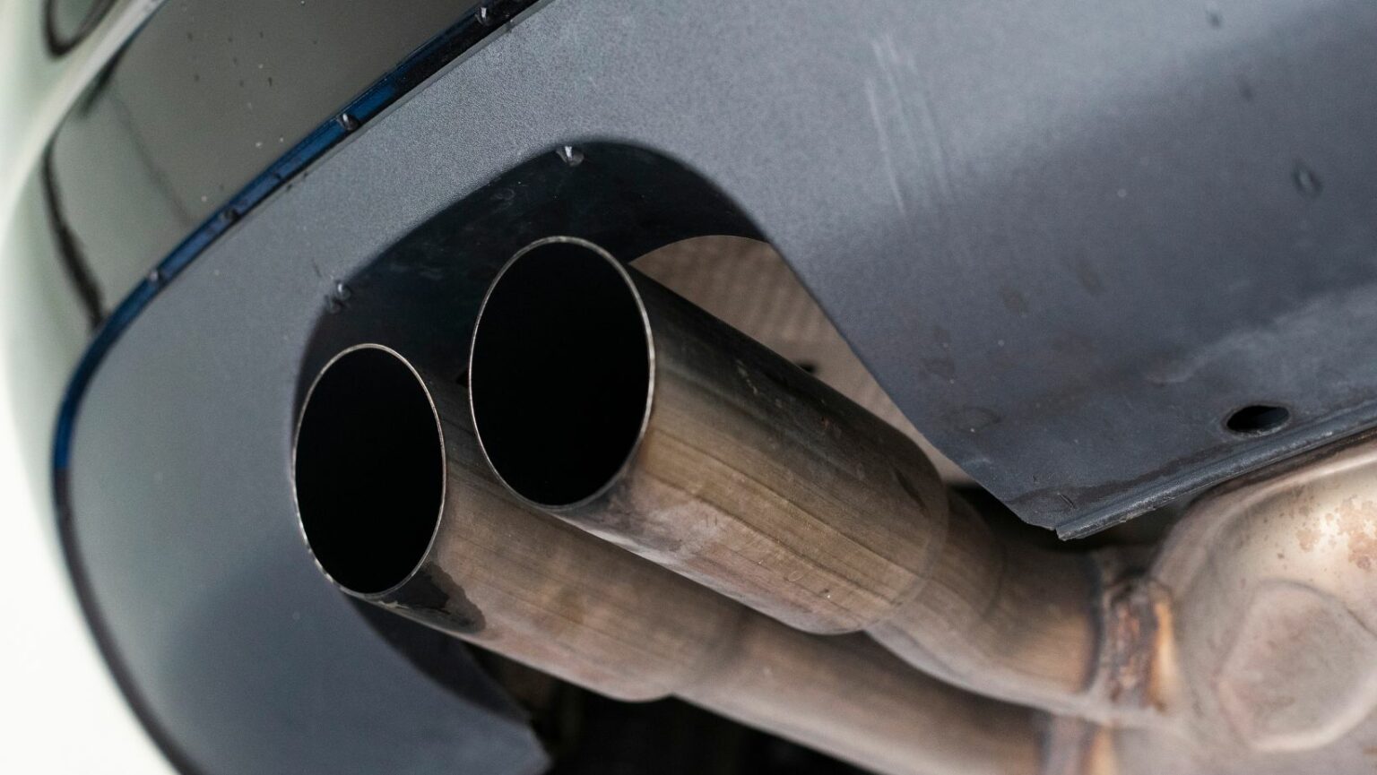 Can Exhaust Manifold Leak Cause Rough Idle?