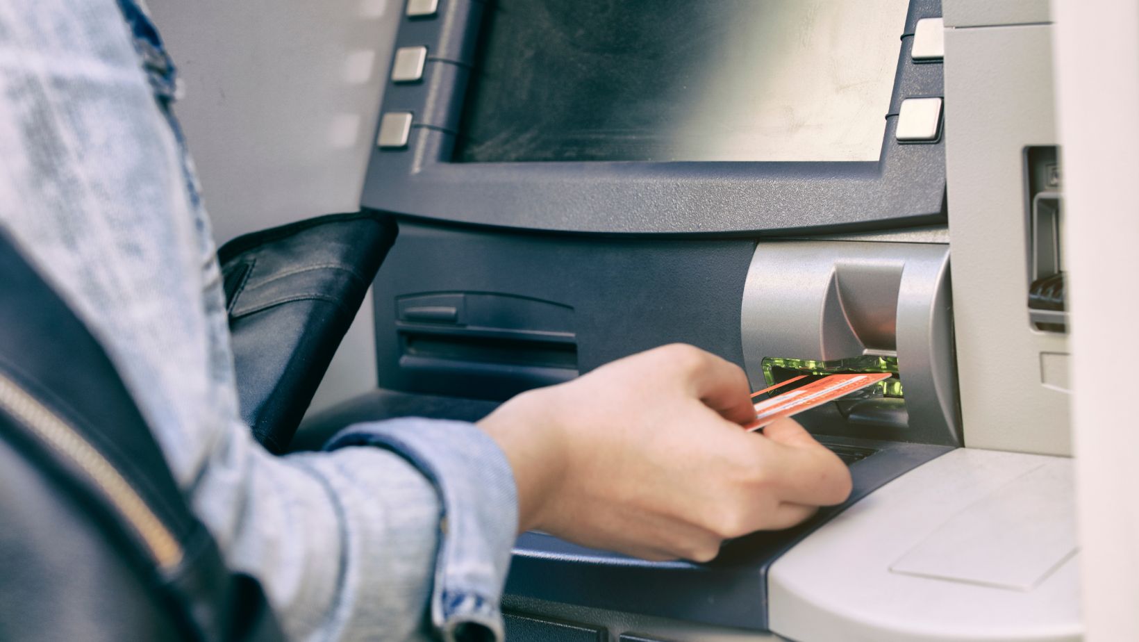 How To Use A Bank Of America Drive Through ATM