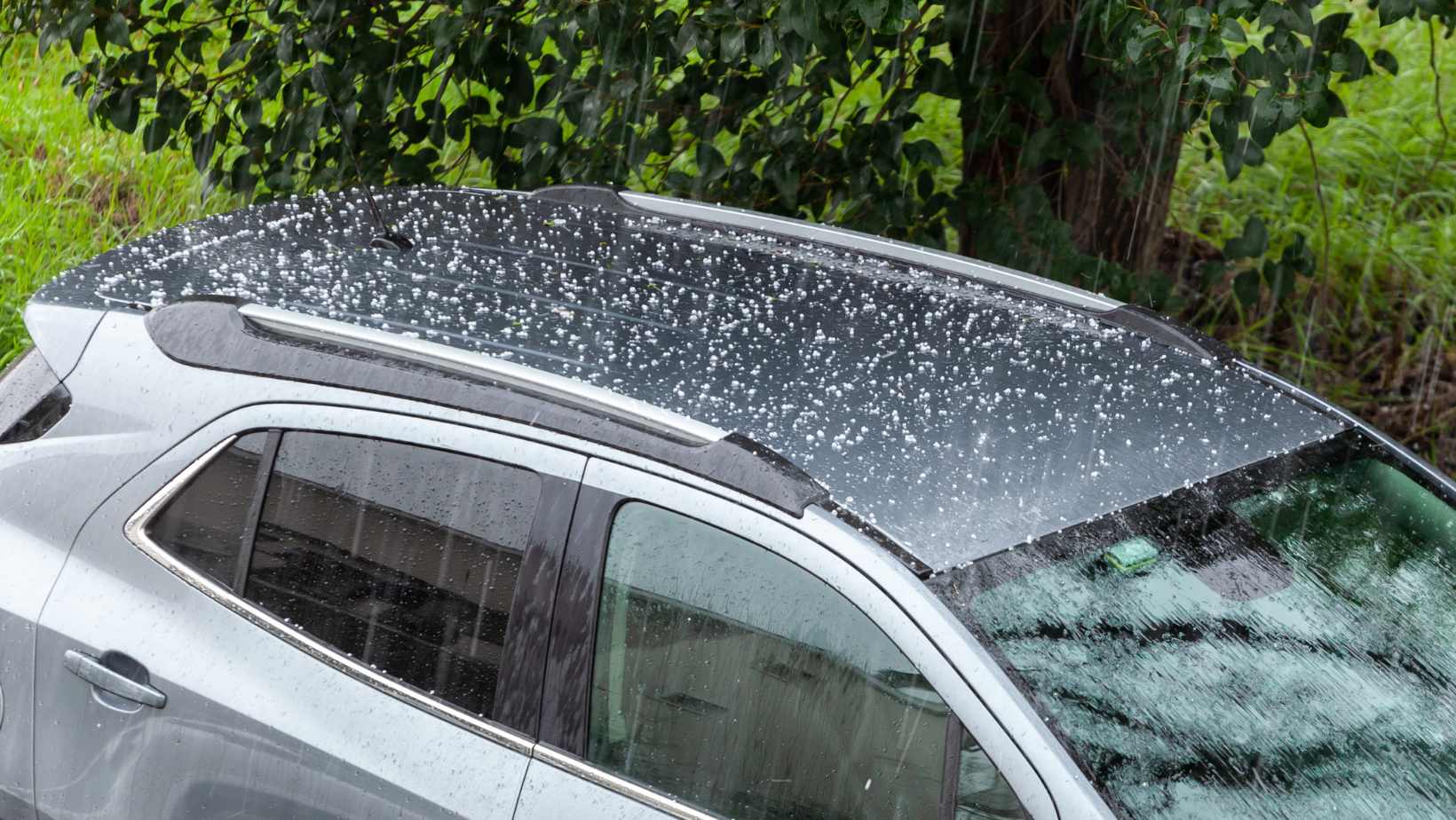 broken car window repair