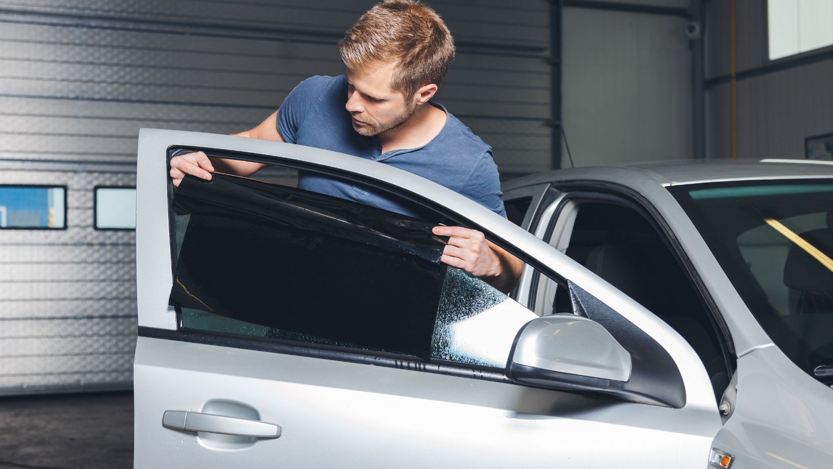 how much does it cost to repair a car window