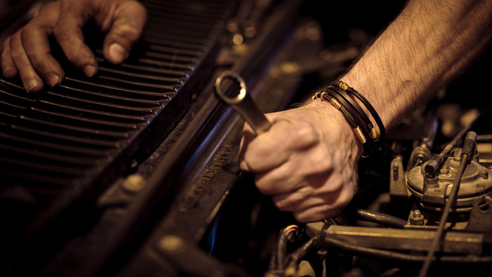 merging accident car repair, car accident claims, vehicle damage after crash, car insurance claims process, post-accident car assessment, damaged car restoration, accident damage repair services, car accident legal advice, accident recovery car, vehicle repair after collision